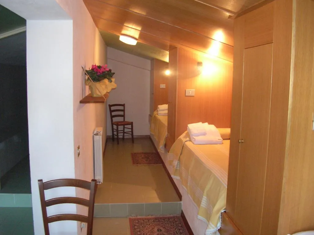 公寓 Agriturismo Le Pianore 蒙特斯佩尔托利